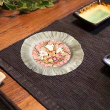 1/4/6pcs Easter Collection, A Light Brown Rabbit Peeking Out From A Cluster Of Tulips, The Outer Circle Surrounded By A Ring Of Blooming Pink Tulips Dotted With A Small Pink Butterfly, Linen Printed Tassel Placemat/Coaster - Multicolor - View 9