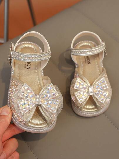 1 par de sandalias planas con decoración de lazo de perlas y rhinestones, puntera redonda, adecuadas para uso diario, baile, exterior, decoradas con lentejuelas, zapatos de princesa de punta cerrada, para primavera y otoño
