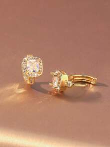 1 par de pendientes de aro cuadrados minimalistas de circonita, adecuados para el uso diario, citas, eventos sociales ligeros y eventos formales. Elegantes pero discretos. - Cuadrado - Ver 4