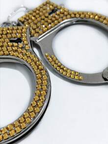 1个黄金钻石手铐，内径小于5厘米（注：由于钻石为手工镶嵌，表面可能存在少量胶水溢出，这与产品质量无关。如果您介意，请勿下单。谢谢。） - 彩色 - 查看 3