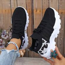 Casual Athletic Shoes. Breathable Mesh Upper. Easy To Match With Both Casual And Work Attire. - màu đen - Xem 1