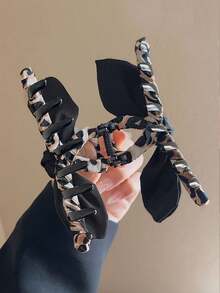 1pc Black Bow Leopard Print Hair Claw Clip, Fashionable Personalized Hair Accessory - Multicolor - View 2