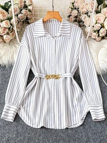 轻盈通勤风黑白竖条纹衬衫，配金属链条腰带，宽松长袖设计，修身显瘦，适合通勤、约会、外出等各种场合，春季百搭之选。 - 白色 - 查看 3