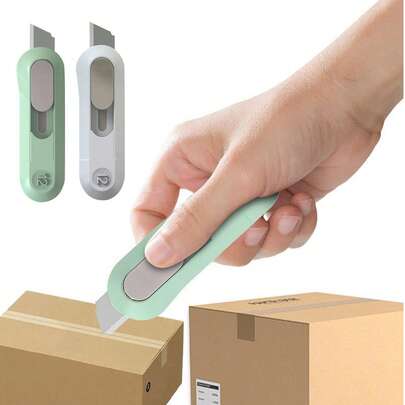 便携式可伸缩迷你多用途刀，适用于家庭和办公室，一键弹出刀片，方便切割信封、纸箱、包装和工艺材料，收纳紧凑，占用空间小。