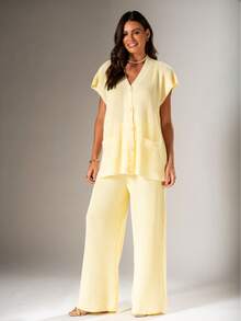 Women's Premium Knit 2-Piece Set With Front Buttons - Modern And Elegant - 黃色 - 查看 1