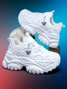 Giày thể thao nữ tăng chiều cao 7cm, kiểu dáng punk, trang trí bằng dây xích hình bướm bạc 3D có thể tháo rời, đế EVA dày, giày cao gót trắng, nhẹ, mềm mại, chống sốc, mũi tròn, buộc dây, thích hợp cho sinh viên, thanh thiếu niên, đi chơi hàng ngày, hẹn hò, tập gym, công sở, giày thể thao đế cao thời trang. - trắng - Xem 8