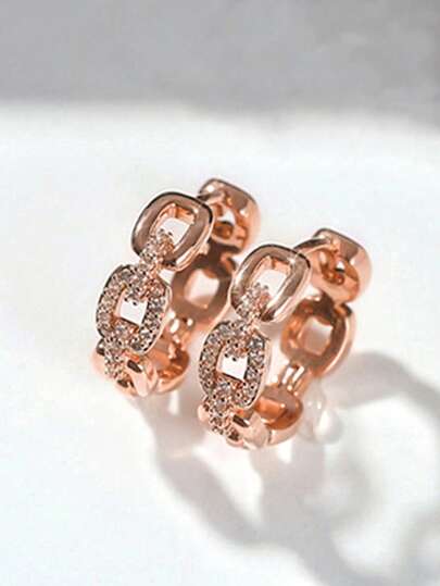 一对青少年漂亮立方氧化锆耳环，适合女孩日常佩戴、派对首饰或作为礼物赠送。