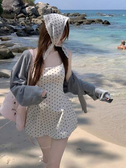 法式芭蕾舞风格可调节吊带波点连衣裙，收腰设计，优雅显瘦，蓬蓬裙摆，夏季必备