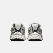 Women's W NIKE V5 RNR Casual Sports Shoes, Low-Top HQ7901-301 - Grey - View 4