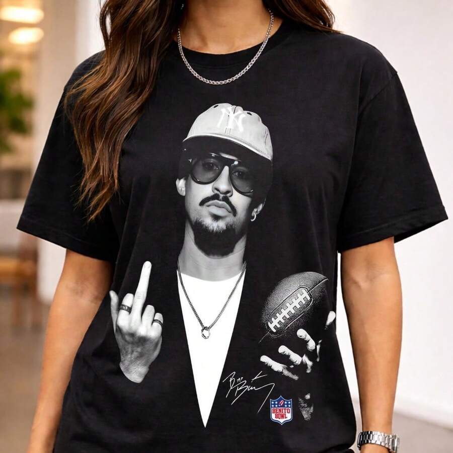 Bunny Football Bad Benito Shirt Bunny Bowl 2026 Halftime Show Puerto Rico SuperBowl TShirt Retro Concert Graphic Top Gi - 黑色 - 查看 1