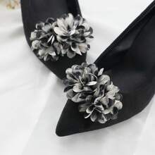 1 Pair Fashionable Luxury Leopard Print Gray & White Chiffon Detachable Shoe Clips - Grayish-white Double Flowers - View 6