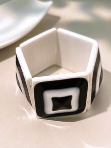 Brazalete clásico retro de contraste blanco y negro, diseño geométrico cuadrado único, accesorio de mujer versátil, adecuado para superposición y uso diario - Multicolor - Ver 8