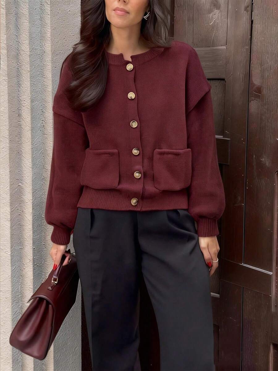 女士纯色休闲长袖开衫，带口袋和纽扣设计，非常适合街头穿搭，也适合秋冬季的办公室、教师、感恩节和圣诞节等场合。 - 酒紅色 - 查看 1