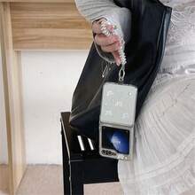 Fashionable Rhinestone Butterfly Folding Phone Case With Chain, Suitable For Samsung Galaxy Z Flip3 5G/Galaxy Z Flip 4 5G/Galaxy Z Flip 5 5G/Galaxy Z Flip 6 5G/Galaxy Z Flip 7 5G, Luxury Folding Screen Protective Cover - Multicolor - View 3