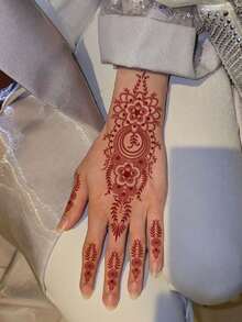 一套情人节蕾丝海娜风格临时纹身贴纸，饰以简约的红/黑海娜玫瑰图案。艺术设计，防水、防汗、可水洗、不反光，模拟海娜纹身效果。适用于手部。时尚达人的理想之选，可持续3-5天。 - 紅色 - 查看 4