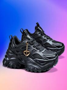 Giày thể thao nữ tăng chiều cao 7cm, kiểu dáng casual, thời trang với dây xích trang trí hình trái tim vàng 3D dễ thương có thể tháo rời, đế EVA dày, giày cao gót màu đen, nhẹ, mềm, chống sốc, mũi tròn, buộc dây, phù hợp cho sinh viên đại học, thanh thiếu niên, mặc hàng ngày, hẹn hò, tập thể dục, công sở, màu đen, cỡ lớn. - màu đen - Xem 11