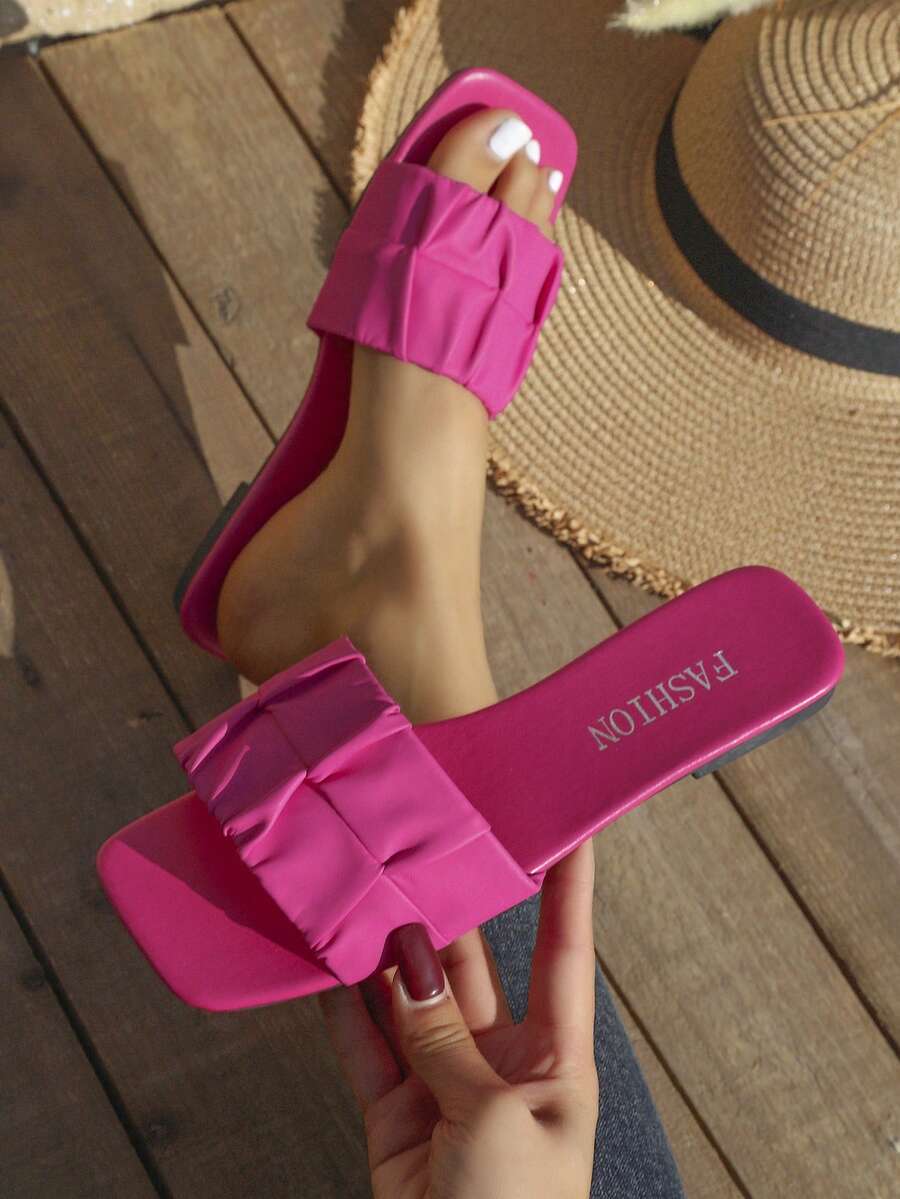 Sandalias de verano con tiras plisadas, decoración de perlas falsas y flores, elemento de tira transparente, simples y elegantes, unicolor, planas