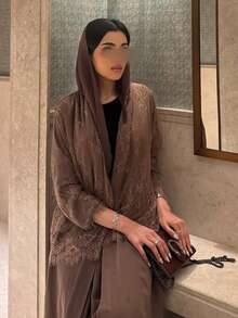 Hafizah Elegant spetsmönstrad morgonrock, exklusive huvudduk - Brun - Visa 3