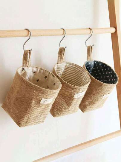 1 pieza Bolsa de almacenamiento colgante de tela, organizador colgante plegable para decoración de dormitorio y habitación, organizador de armario portátil junto a la puerta, bolsillo de pared ahorra espacio, tela ligera y duradera, cesta de almacenamiento de fácil acceso para mesitas de noche, entrada y organización del hogar, multiusos, textil transpirable, se pliega cuando no se usa, instalación rápida con bucle colgante, mantiene los artículos pequeños ordenados, perfecto para cosméticos, papelería, controles remotos, cables y accesorios personales