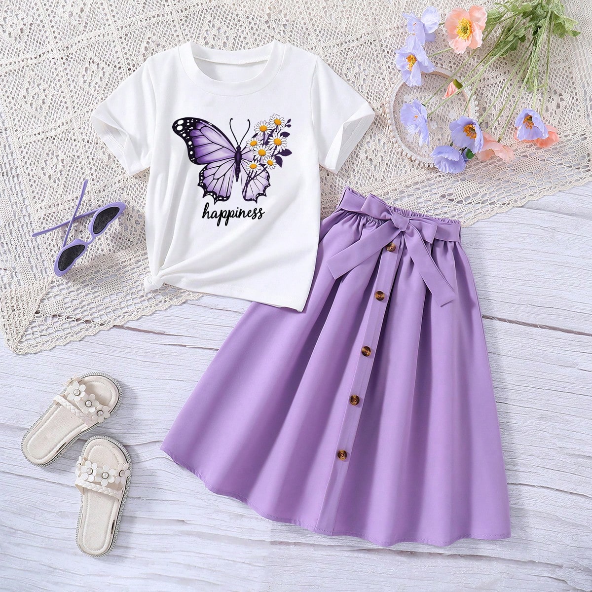 Conjunto de blusa de manga corta con estampado de mariposa y falda con cinturón para niña