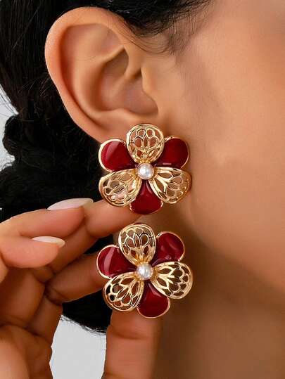 1 Pair Vintage Elegant Hollow Floral Metal Earrings, Fashionable Exquisite High-End Jewelry For Women, Suitable For Daily Wear, Dates, Festivals, Vacations, Weddings