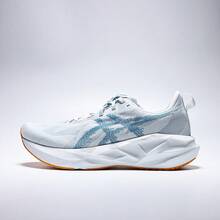 Asics 男士 NOVABLAST 5 低帮跑步鞋 1011B974-407 - 藍色 - 查看 1