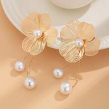 1 Pair Elegant Minimalist 3D Ginkgo Leaf & Flower Stud Earrings, Versatile For Daily Commute - Gold - View 4