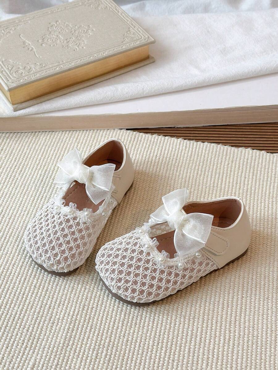 女婴/幼儿平底鞋，蝴蝶结镂空网眼凉鞋 - 米色 - 查看 1