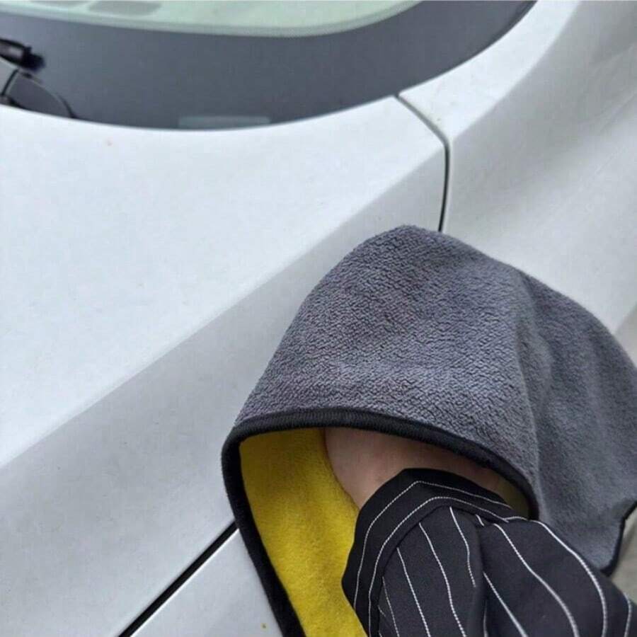 3pcs Yellow & Gray Double-Sided Coral Fleece Car Wash Towels, Highly Absorbent & Non-Shedding, Soft Cleaning Cloths For Car Detailing & Household Cleaning, Quick Drying & Scratch-Free - 3 Yellow-gray Car Wash Cloths - View 1