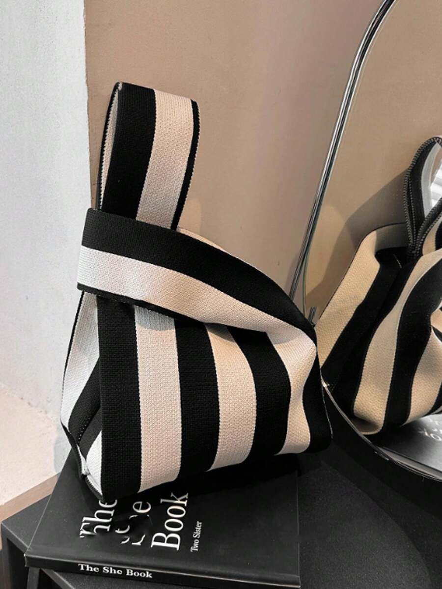 Practical Mini Knitted Bags Suitable For Birthday Parties, Candy Bags, Baby's 100th Day And Full Moon Celebration Gift Bags - Black and White - View 1