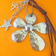 Bohemian Large Metal Flower Tassel Keychain, Minimalist Streetwear Style Bag/Waist Metal Pendant - Metal Sunflower - View 4