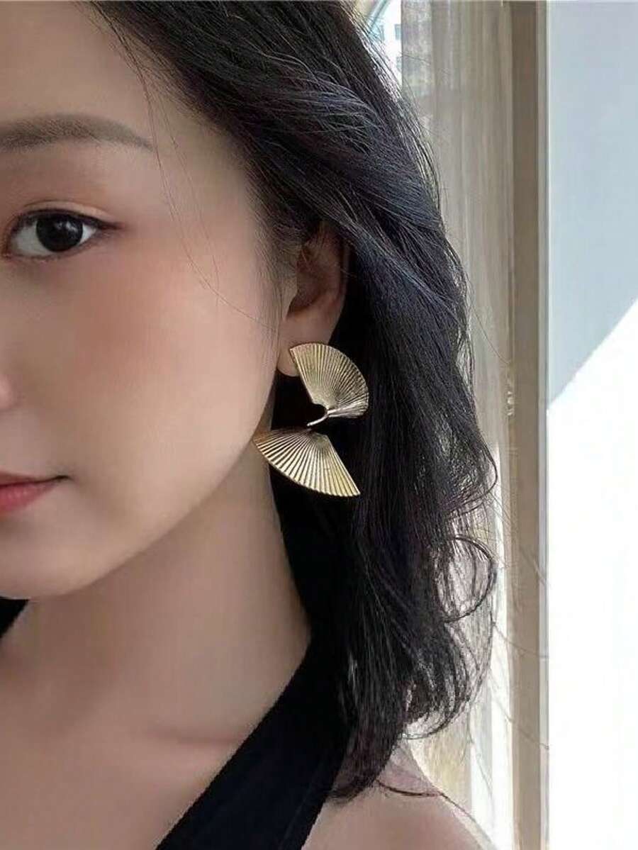 1对复古朋克风不对称螺旋扇形夹式耳环，无需耳洞，女士金属耳环饰品 - clip - 查看 1