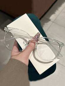 1副黑色时尚百搭无度数眼镜（不含眼镜盒）