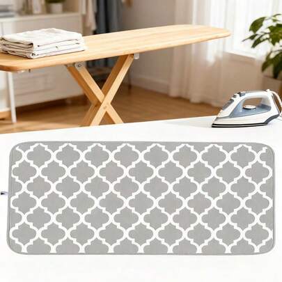 1個 ポータブル/折りたたみ式アイロンマット。アイロンパッド、テーブルトップアイロンマットに適し、カウンタートップ用厚手アイロンブランケット、ドア掛け式スチームマット、洗濯機乾燥機耐熱パッドカバー、トラベルアイロン台