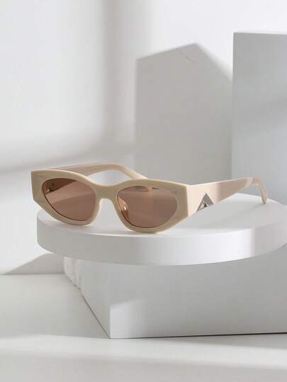 Retro Decorative Fashion Cat Eye Fashion Glasses For Women, Stylish For Street, Beach, All Seasons, Made Of PC (Polycarbonate)