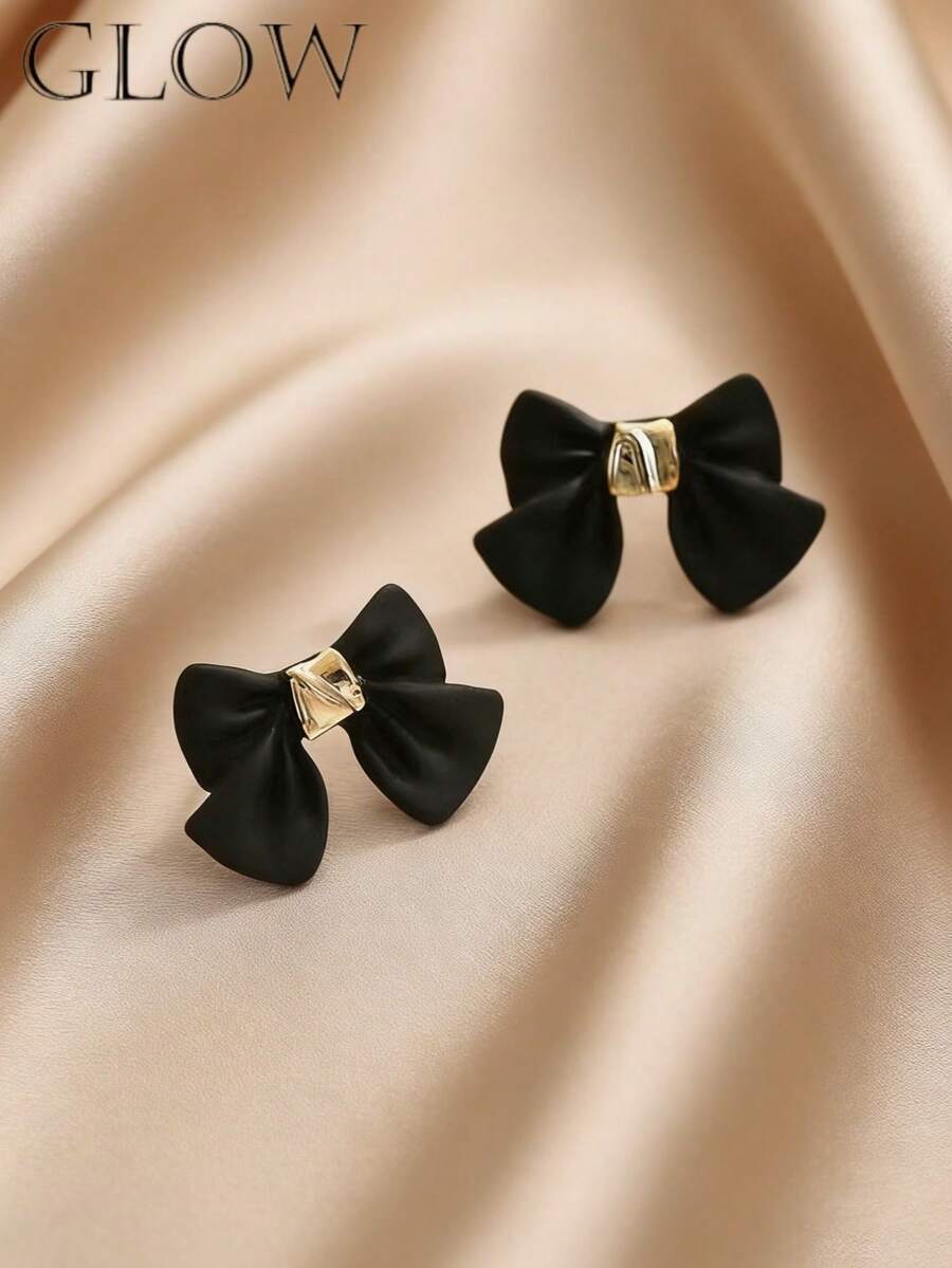 1 paire de boucles d'oreilles à clous élégantes de style français rétro et de luxe avec un nœud papillon, convenant pour le port quotidien et les vacances des adolescentes - Arc - Voir 1