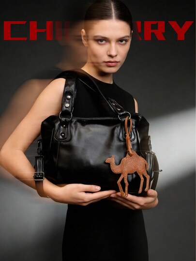 夏季女士旅行包，时尚优雅手提包，新款大容量黑色托特包，配驼色吊坠，朋克风铆钉镶嵌，Y2K风格，大学生笔记本电脑背包，户外运动露营健身包，适合购物、度假、通勤、短途旅行