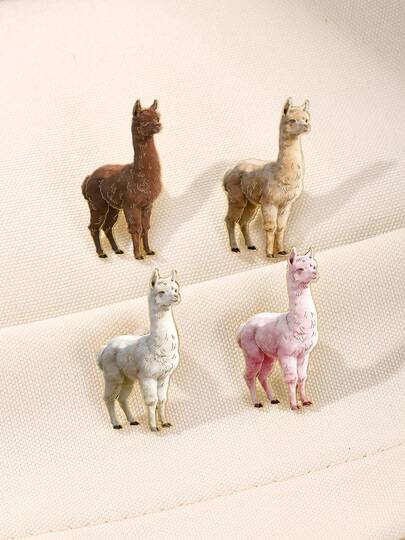1PC Brown Alpaca Enamel Pin - Featuring A Lifelike Brown Alpaca With Gold Outline And Textured Fur, Lapel Brooch For Animal Lovers, Daily Wear Or Gifting, Realistic Alpaca-Themed Fashion Accessory