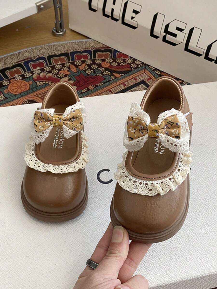 1 Pair New Casual Fashion Flat Shoes For Baby Girls, Made Of Quality PU Material, Decorated With Lace And Bow, Lightweight And Stable Sole, Versatile For Walking, Travel, Outdoor Wear, Suitable For All Seasons - Brown - View 1