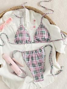 Bộ bikini kẻ caro hồng, xanh lá cây và đỏ, thiết kế cúp ngực tam giác với dây đeo giúp tôn lên đường cong vai, làm mềm mại các đường cong cơ thể, thích hợp cho kỳ nghỉ hè đi biển và dự tiệc. - Nhiều màu - Xem 3