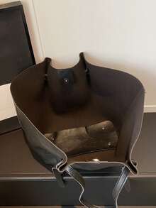 Sac à bandoulière rétro à la mode et grande capacité, sac fourre-tout léger et polyvalent pour un usage quotidien simple et décontracté, sac sous le bras de style de conception de niche en couleur unie, sac polyvalent et populaire pour femmes, convenant pour le shopping, les déplacements, le travail et les voyages quotidiens - Marron - Voir 11