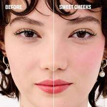 Benefi t Cosmetics Dandelion Baby-Pink Brightening Blush: este polvo facial transparente de color rosa bailarina transforma tu cutis apagado en radiante. - Diente de león - Ver 2