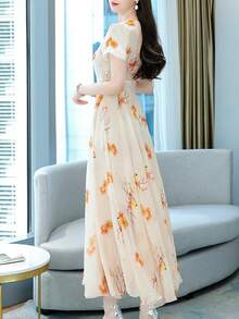 Đầm maxi dài tay ngắn cổ chữ V in hoa thanh lịch dành cho nữ, thích hợp cho mùa hè. - Màu be - Xem 2