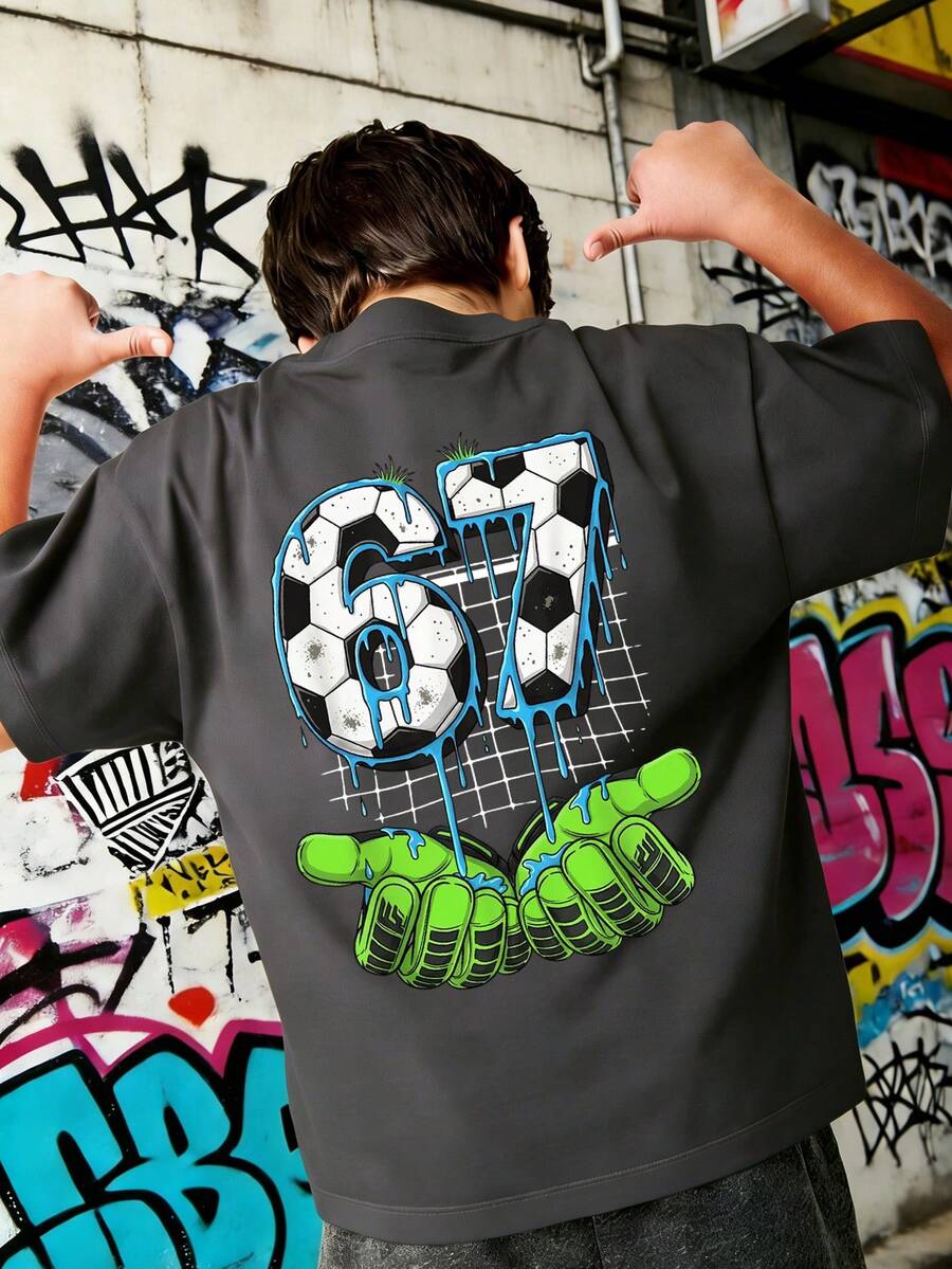 Tween Boy Creative Football & 67 Element Print T-Shirt, Suitable For 67 Fans And Football Lovers For Everyday Wear, Party, Fashionable Summer Top For Boys - Dark Grey - View 1