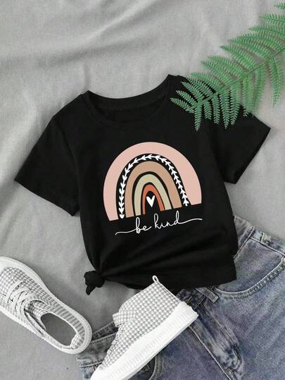 Camiseta de manga corta con cuello redondo, estampado de corazón y letras, de uso casual y versátil para uso diario para niña