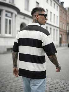 男士宽条纹橄榄球Polo衫，饰有字母标语印花，复古Y2K滑板街头风格 - 黑與白 - 查看 3