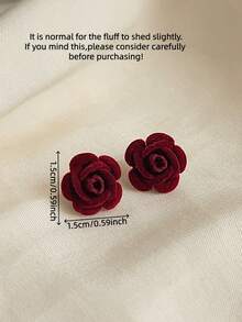 一对小巧优雅的复古红色植绒玫瑰花耳环，适合女性在休闲、节日或约会等场合佩戴。 - 玫瑰花 - 查看 4