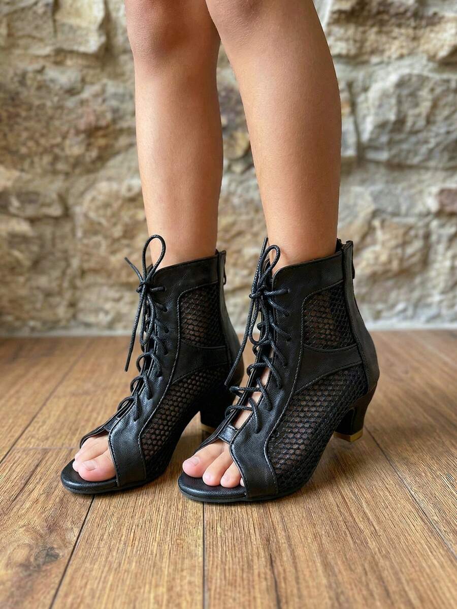 1 par de sandalias de tacón alto de moda para niñas, negras, versátiles y fáciles de limpiar, con cordones cruzados, empeine hueco, de caña alta con cremallera trasera, de punta abierta, adecuadas para fiestas y reuniones - Negro - Ver 1