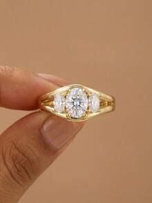 1枚优雅弧形三石立方氧化锆925纯银戒指，独特精致的设计，专为女性打造，是派对和盛会的完美之选，精工细作的珠宝，也是送给女友的周年纪念礼物。 - 弧面三蛋戒 - 查看 7