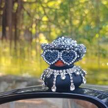 1/2个水钻橡胶鸭汽车装饰品 | 可爱的仪表盘摆件，配有时尚的眼镜状眼睛和喙，是绝佳的礼物之选 - 擺件鴨 - 查看 6